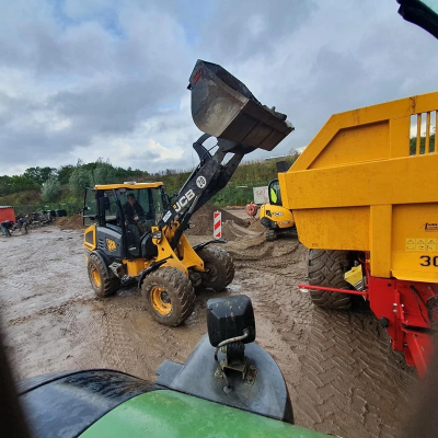 Radlader JCB 407 mit Schaufel